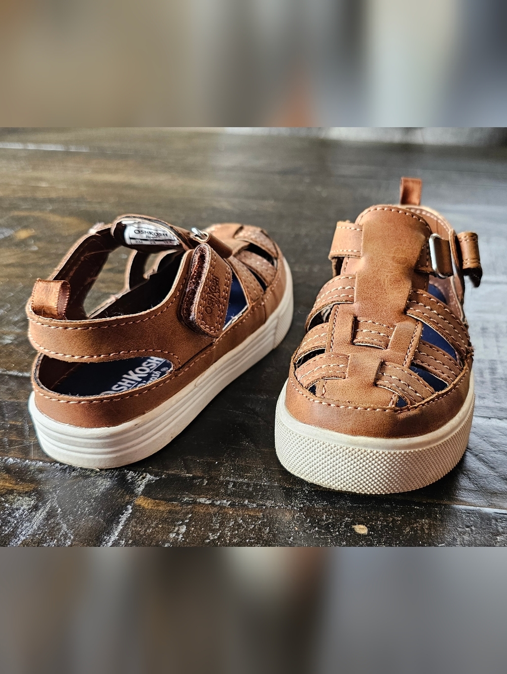 OshKosh B'gosh, Boy's Cilan Sandal, Brown, Toddler Boys' Size 8m
